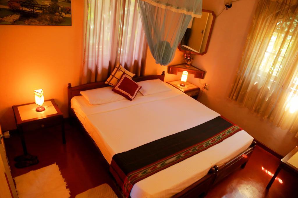 Holiday Nest Bed & Breakfast Wadduwa Exteriör bild