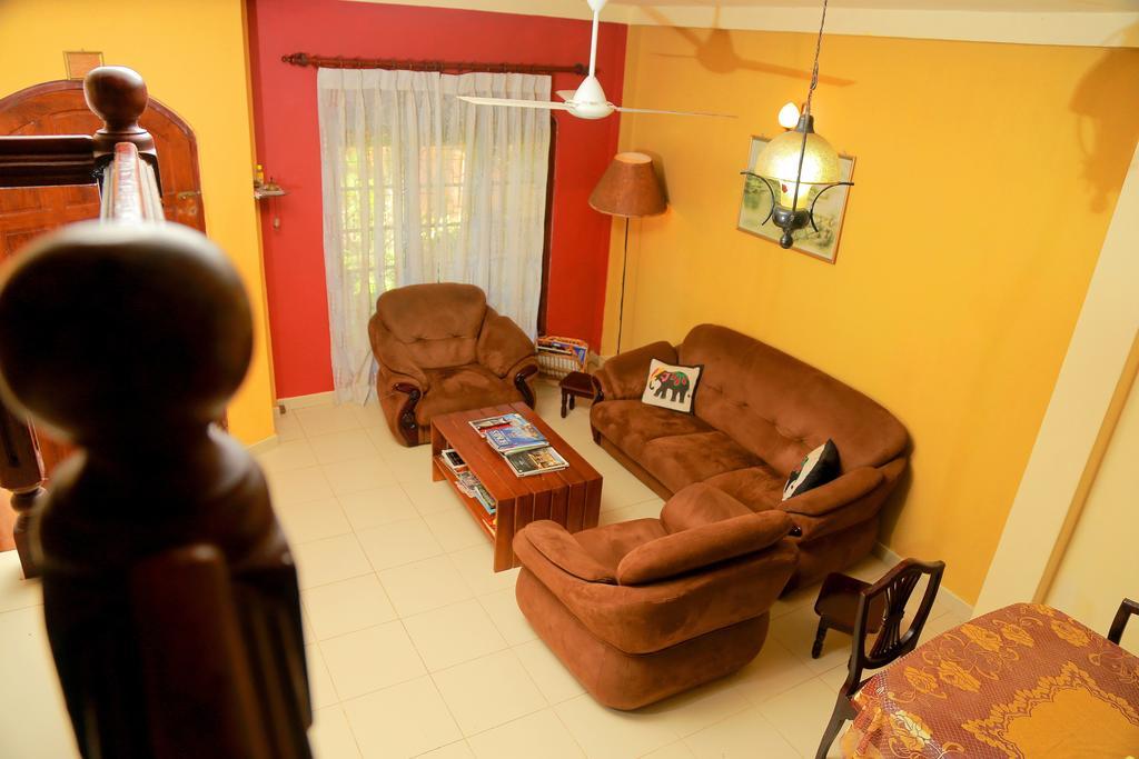 Holiday Nest Bed & Breakfast Wadduwa Exteriör bild