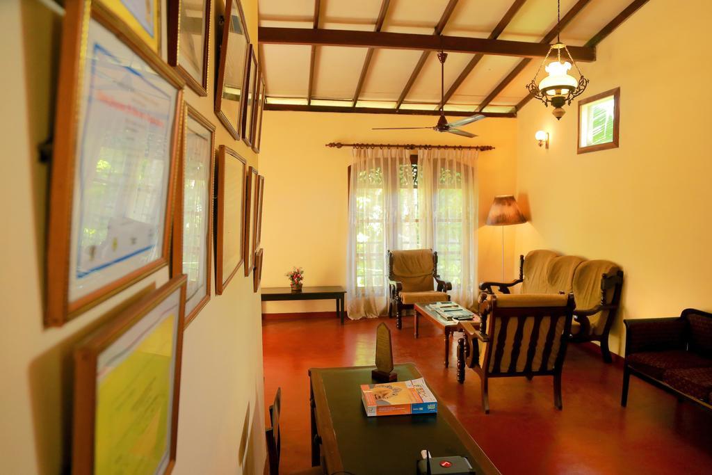 Holiday Nest Bed & Breakfast Wadduwa Exteriör bild