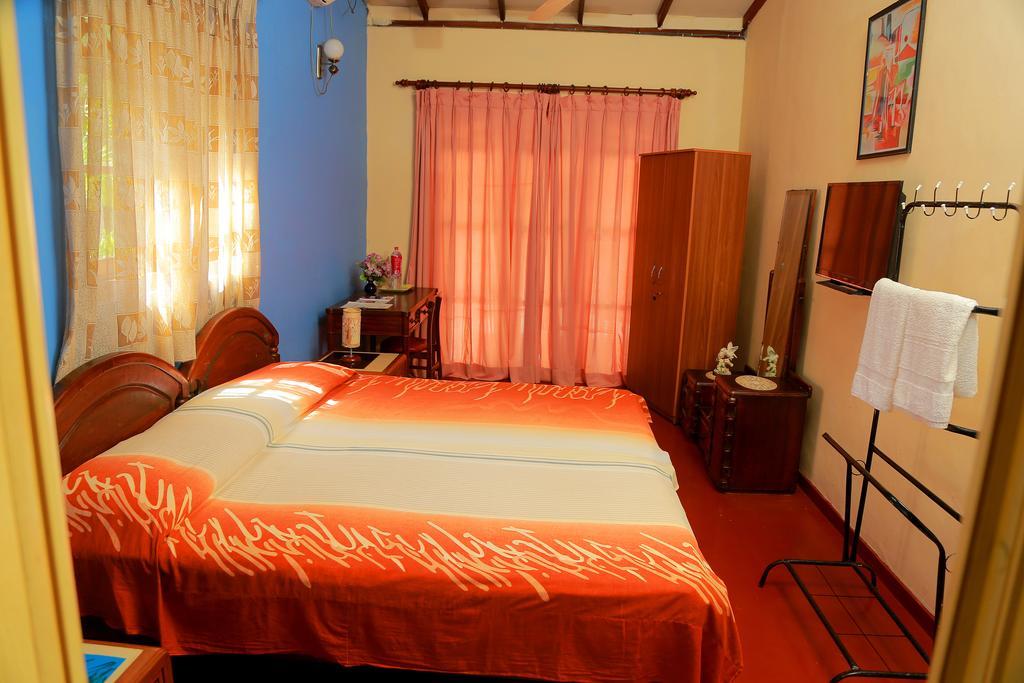 Holiday Nest Bed & Breakfast Wadduwa Exteriör bild