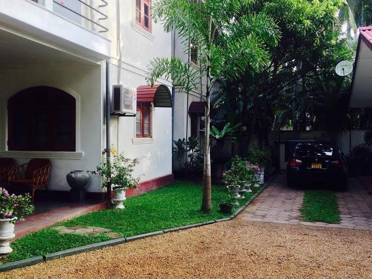 Holiday Nest Bed & Breakfast Wadduwa Exteriör bild